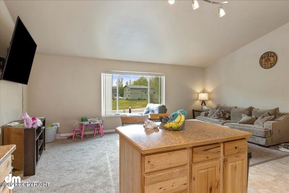 4001 E Ruth Dr, Wasilla, AK 99654